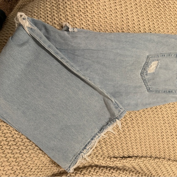 High-rise light wash, flare jeans - Picture 3 of 5